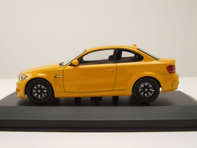 BMW 1er M Coupe 2011 gelb Modellauto 1:43 Maxichamps
