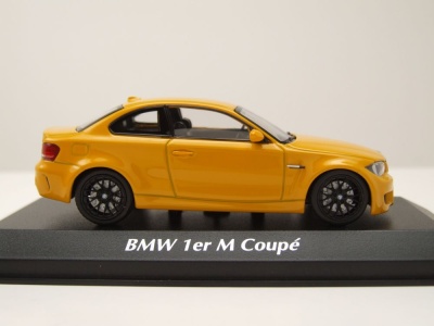 BMW 1er M Coupe 2011 gelb Modellauto 1:43 Maxichamps
