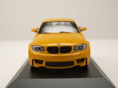 BMW 1er M Coupe 2011 gelb Modellauto 1:43 Maxichamps