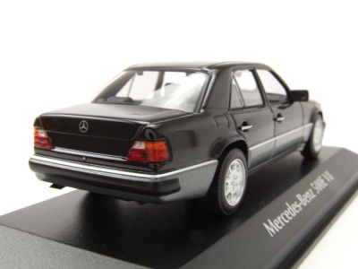 Mercedes 500E V8 W124 1991 schwarz Modellauto 1:43...