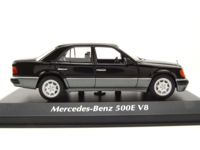Mercedes 500E V8 W124 1991 schwarz Modellauto 1:43 Maxichamps