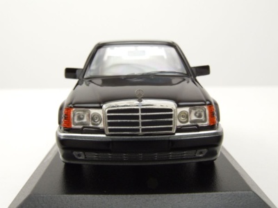 Mercedes 500E V8 W124 1991 schwarz Modellauto 1:43 Maxichamps