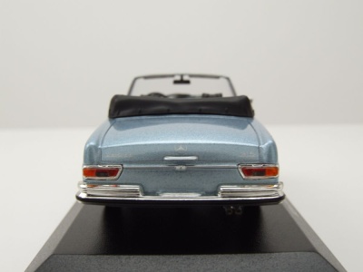 Mercedes 280 SE 3.5 Cabrio W111 1970 blau Modellauto 1:43 Maxichamps