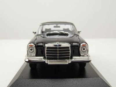 Mercedes 280 SE 3.5 Coupe W111 1970 schwarz Modellauto 1:43 Maxichamps