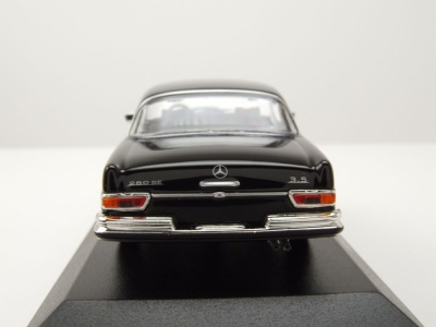 Mercedes 280 SE 3.5 Coupe W111 1970 schwarz Modellauto 1:43 Maxichamps