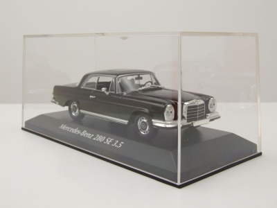 Mercedes 280 SE 3.5 Coupe W111 1970 schwarz Modellauto 1:43 Maxichamps