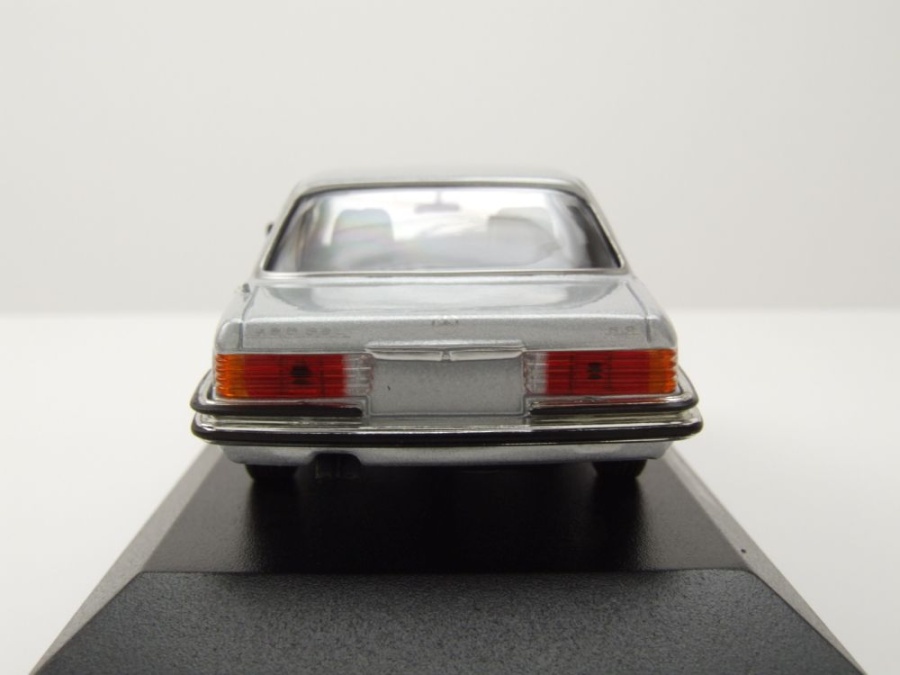 MERCEDES 450 SEL 6.9 1972-79 Gold MINICHAMPS 1:43 de reference B6 6