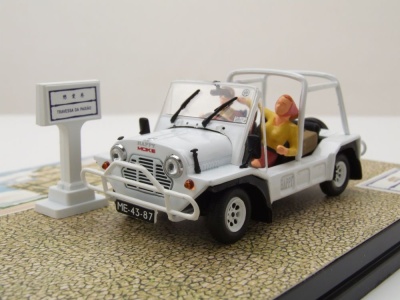 Austin Mini Moke 1968 weiß mit 2 Figuren und Macau...