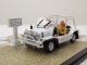 Austin Mini Moke 1968 weiß mit 2 Figuren und Macau Straßenschild Modellauto 1:43 Vitesse