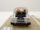 Austin Mini Moke 1968 weiß mit 2 Figuren und Macau Straßenschild Modellauto 1:43 Vitesse