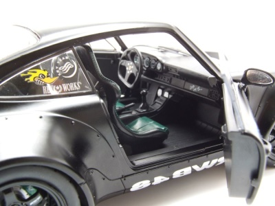 Porsche RWB RAUH-Welt Body Kit Darth Vader 2016 schwarz Modellauto 1:18 Solido