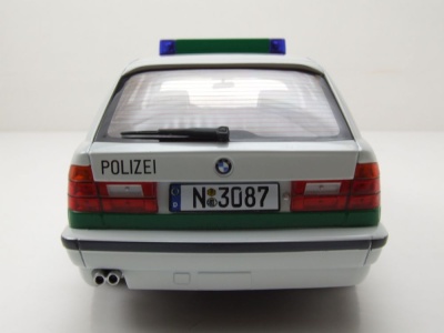 BMW 5er Touring Kombi E34 Polizei 1996 grün weiß Modellauto 1:18 Triple9