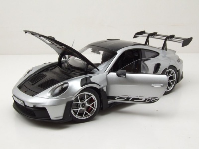 Porsche 911 GT3 RS Weissach Package 2022 silber Modellauto 1:18 Norev