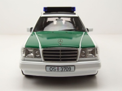 Mercedes E-Klasse T-Modell Kombi S124 Polizei 1995 grün weiß Modellauto 1:18 Triple9