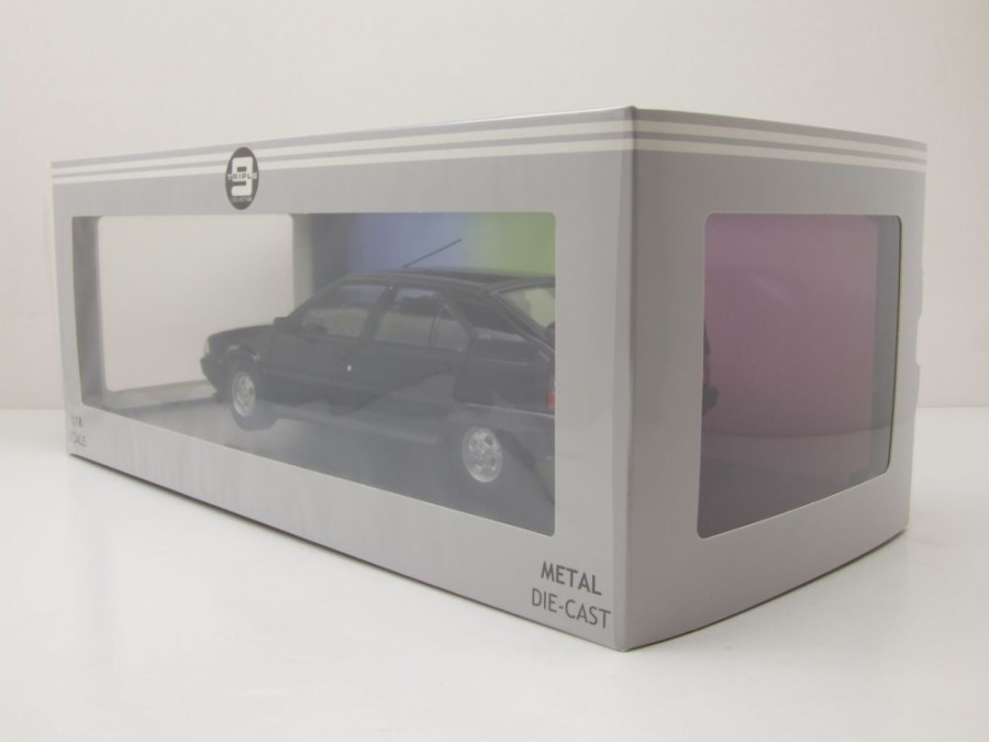 トリプル9 1/18 シトロエン BX GTi 1990 ダークグレーメタリック Triple 9 Collection Citroen BX GTI, metallic-grün 1990, 1:18
