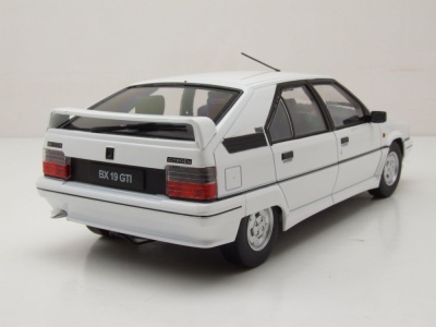 Citroen BX GTI 1990 weiß Modellauto 1:18 Triple9