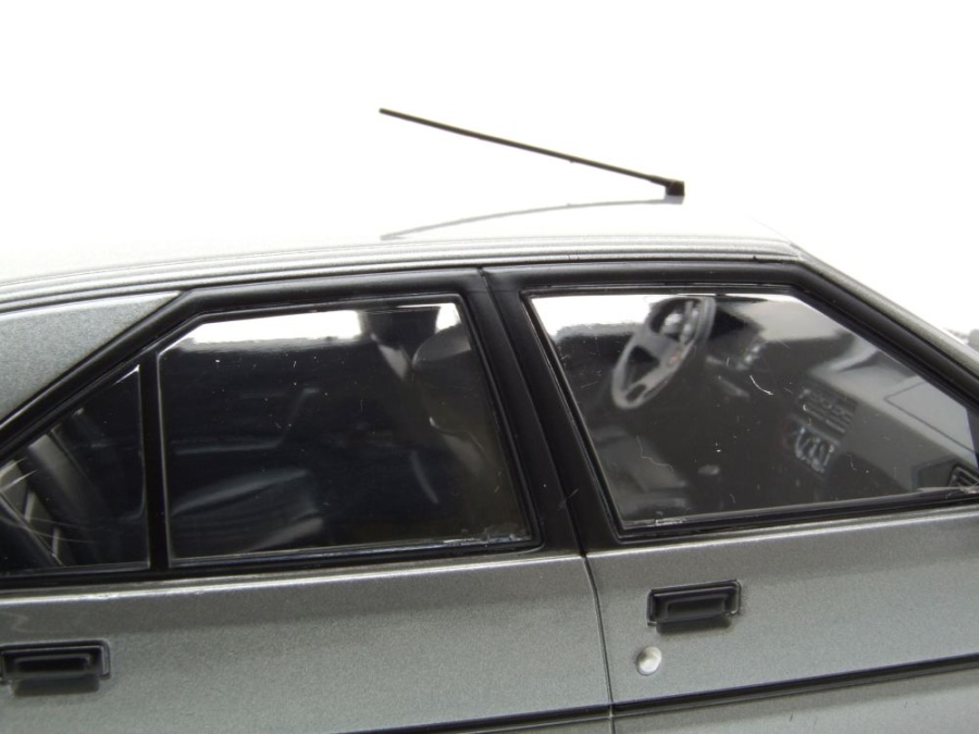 Modellauto Citroen BX GTI 1990 silber 1:18 Triple9 bei