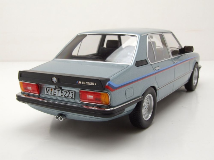 Modellauto BMW M535i 1980 blau metallic mit Streifen 1:18 Norev