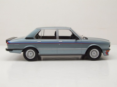 BMW M535i 1980 E30 blau metallic mit Streifen Modellauto 1:18 Norev