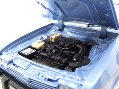 Ford Capri 2.8 Injection RHD 1984 blau metallic Modellauto 1:18 Norev
