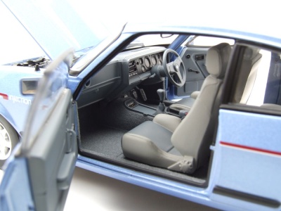 Ford Capri 2.8 Injection RHD 1984 blau metallic Modellauto 1:18 Norev