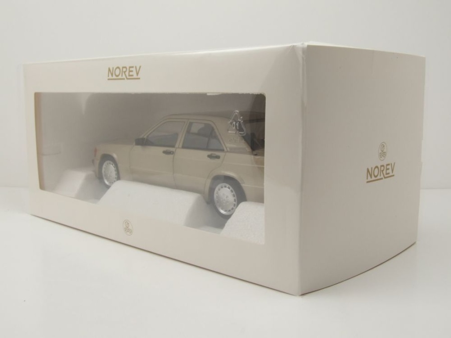 Modellino Auto Mercedes-Benz 190 E 2.3-16 &ndash; Scala 1:18 &ndash; Norev (183831) &ndash; Argento Fum&eacute;, Anno 1984, Nuovo In Confezione