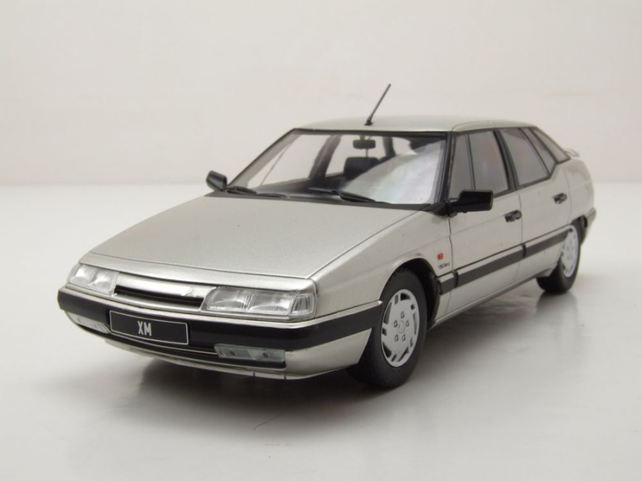 Citroen XM 1989 silber Modellauto 1:24 Whitebox