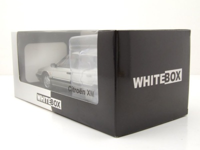 Citroen XM 1989 silber Modellauto 1:24 Whitebox