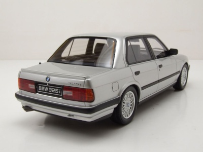 BMW 325i Limousine E30 1988 silber Modellauto 1:18...