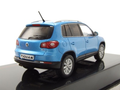 VW Tiguan 2007 blau metallic Modellauto 1:43 ixo models