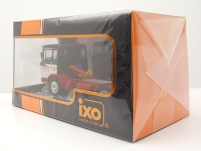 DAF 2600 Zugmaschine 1970 blau weiß Modellauto 1:43 ixo models