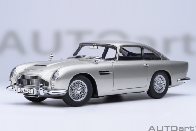 Aston Martin DB5 RHD silber Goldfinger Modellauto 1:18...