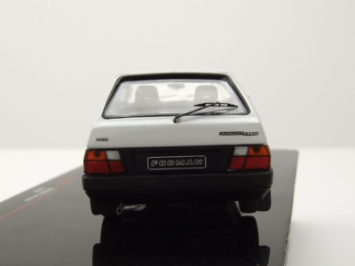 Skoda Forman 1990 weiß Modellauto 1:43 ixo models