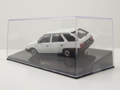 Skoda Forman 1990 weiß Modellauto 1:43 ixo models