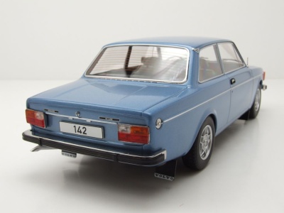 Volvo 142 1973 blau metallic Modellauto 1:18 MCG