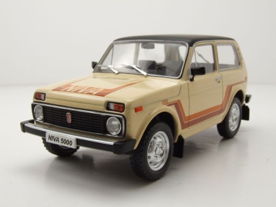 Lada Niva 5000 1980 beige Modellauto 1:24 Whitebox