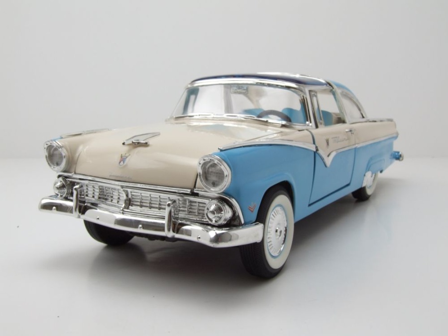 Ford Crown Victoria 1955 blau weiß Modellauto 1:18 Lucky Die Cast