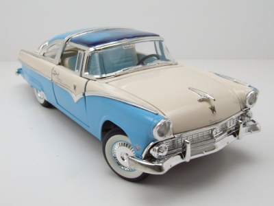 Ford Crown Victoria 1955 blau weiß Modellauto 1:18 Lucky Die Cast