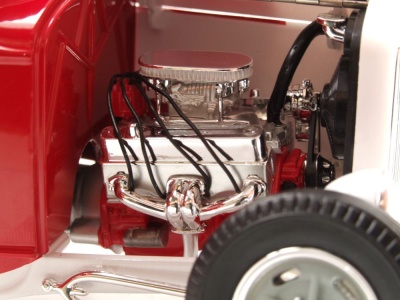 Ford Hot Rod Custom Pick Up So-Cal Speed Shop 1932 rot weiß Modellauto 1:18 Acme