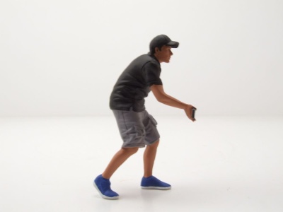 Figur Serie 2 #4 Mann mit Mütze schwarz grau für 1:18 Modelle American Diorama