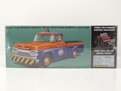 Ford F-100 Pick Up 1960 mit Trailer Anhänger Kunststoffbausatz Modellauto 1:25 AMT