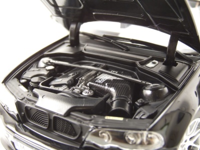 BMW M3 CSL E46 2003 schwarz Modellauto 1:18 Norev