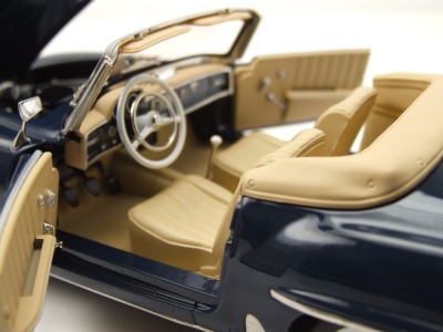 Mercedes 190 SL Cabrio 1957 dunkelblau Modellauto 1:18 Norev