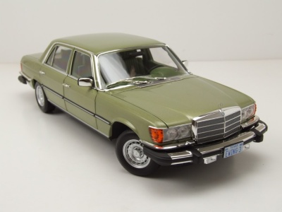 Mercedes 450 SL US-Version 1979 silbergrün TV-Serie Dallas Modellauto 1:18 Norev