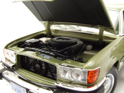 Mercedes 450 SL US-Version 1979 silbergrün TV-Serie Dallas Modellauto 1:18 Norev