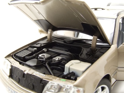 Mercedes C-Klasse T-Modell Kombi S202 1997 silber Modellauto 1:18 Norev