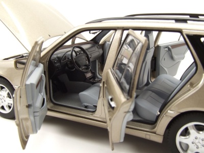 Mercedes C-Klasse T-Modell Kombi S202 1997 silber Modellauto 1:18 Norev