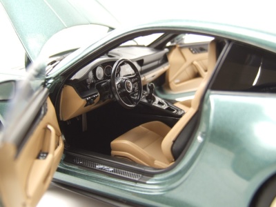 Porsche 911 GT3 Touring Package 2021 grün metallic Modellauto 1:18 Norev