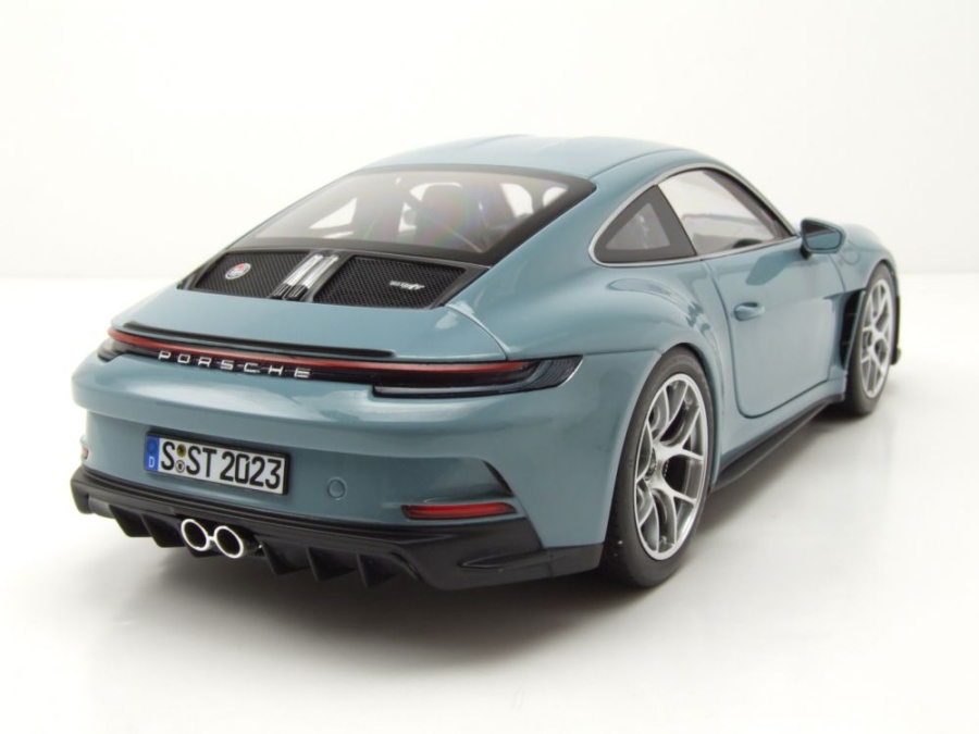 Modellauto Porsche 911 S/T 2023 meissenblau 1:18 Norev bei