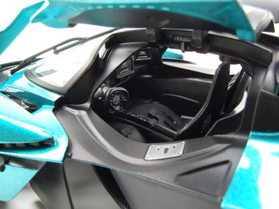 Aston Martin Valkyrie 2022 grün Modellauto 1:18 Maisto